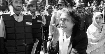 Top Pakistani rights advocate Asma Jahangir dies