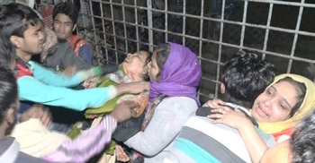 মোটরসাইকেল-মাইক্রোবাসের সংঘর্ষে দুই কলেজছাত্র নিহত