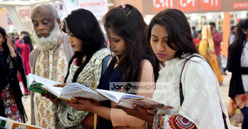 পাঠক ভিড়ছে, ক্রেতা নয়