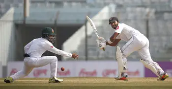 Sri Lanka take 121 runs lead till lunch break on day 2