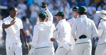 South Africa bowl out Australia to gain 56-run lead