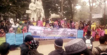 DU students boycott class