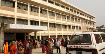 চাচাকে কুপিয়ে হত্যা, বাধা দেয়ায় চাচি ও ভাইকে জখম