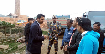 ফেনীতে দুই ইটভাটাকে দুই লাখ টাকা জরিমানা