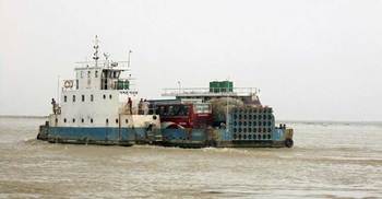 পদ্মায় ফেরি চলাচল স্বাভাবিক