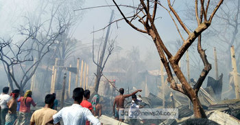 শিবচরে আগুনে ৩০ ঘর ভস্মীভূত