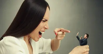 7 signs of a dominating girlfriend