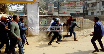 গাজীপুরে বিএনপির কর্মী সভায় পুলিশের ধাওয়া, আটক ১৫