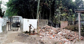 অবশেষে ইবি গেটের পাবলিক টয়লেট উচ্ছেদ