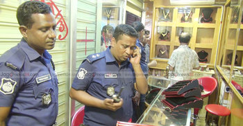 স্বর্ণের দোকানে অভিনব কায়দায় চুরি