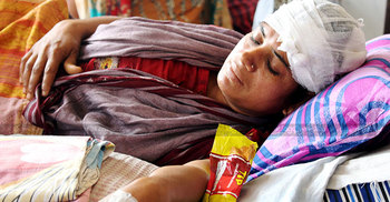 ডাল ক্ষেতে গরু বাঁধতে বাধা, শিক্ষিকার ওপর হামলা