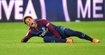 Neymar undergoes successful foot surgery