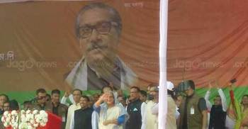 সভামঞ্চে শেখ হাসিনা, লোকে-লোকারণ্য পটিয়া