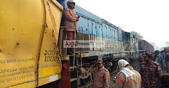 ভাঙ্গুড়ায় দুই মালবাহী ট্রেনের সংঘর্ষ