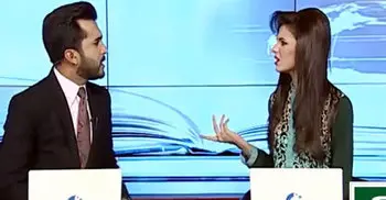 খবর পড়তে গিয়ে ঝগড়া বাধিয়ে দিলেন