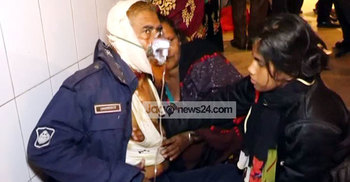 গাছের সঙ্গে বাসের ধাক্কায় ৩৫ পুলিশ সদস্য আহত