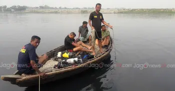 5 missing as boat capsizes in Shitalakkhya