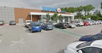 2 killed in supermarket hostage situation in France