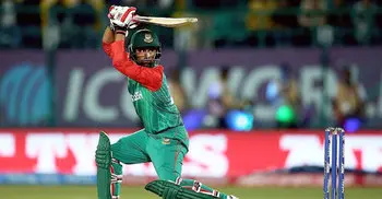 Mushfiqur falls for 62, Bangladesh 287/5