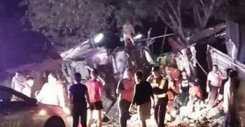 17 killed, 33 injured in Thai bus crash