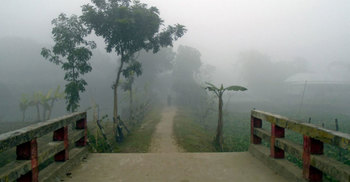 শীতে কাতর রাজবাড়ীর নিম্ন আয়ের মানুষ