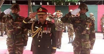 বঙ্গবন্ধুর সমাধিতে নতুন সেনাপ্রধানের শ্রদ্ধা