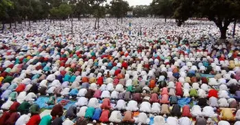 409 Eid congregations in city