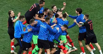 Croatia win penalty shootout to reach quarters