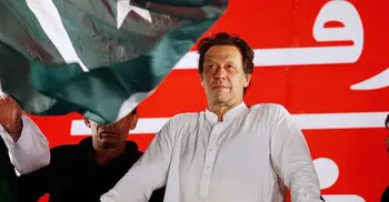Imran Khan must now form a coalition government in Pakistan