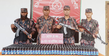 বেনাপোলে ফেনসিডিল ও ভারতীয় শাড়ি উদ্ধার