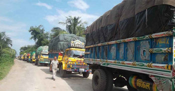 বেনাপোল বন্দরে ৫ শতাধিক পণ্যবাহী ট্রাক আটকা