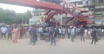 Sufferings of commuters continue