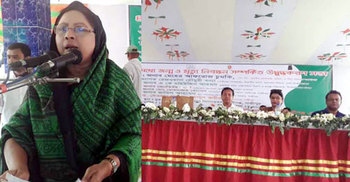 ‘একাধিক জন্মদিন পালন করা নেত্রী দিয়ে উন্নয়ন সম্ভব নয়’