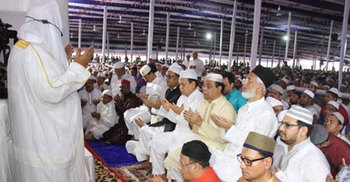 বৃষ্টি উপেক্ষা করে চট্টগ্রামে মুসল্লিদের ঢল