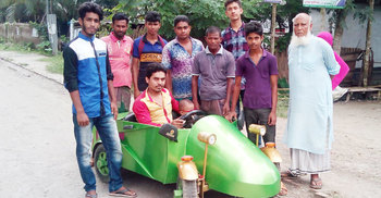 স্বপ্নের ‘স্পিড কার’ নিয়ে ছুটে চলেছেন সেলিম