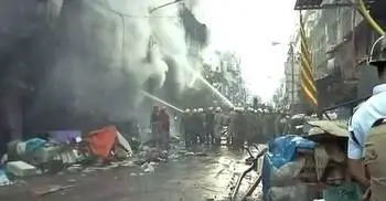 Massive fire breaks out at Kolkata market, 30 fire engines at spot