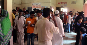 ক্লিনিকের পোষা দালালের কবলে সরকারি হাসপাতাল