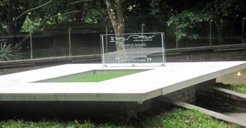 হুমায়ূন আহমেদের মৃত্যুবার্ষিকী কাল, নুহাশপল্লীতে দোয়ার আয়োজন