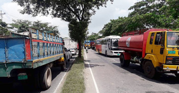 ঢাকা-চট্টগ্রাম মহাসড়কে তীব্র যানজট