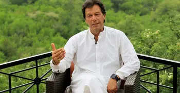 Cricket players congratulate Imran Khan on election win