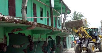 কুয়াকাটায় শতাধিক অবৈধ স্থাপনা উচ্ছেদ