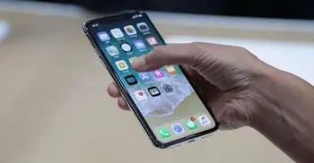 Apple to broaden iPhone lineup with more screen