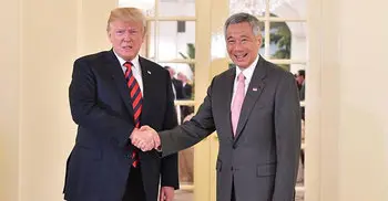 Trump meets Singapore PM ahead of N Korea talks