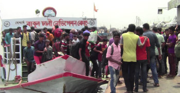 কাঁঠালবাড়ি-শিমুলিয়া নৌরুটে ঘরমুখো মানুষের স্রোত