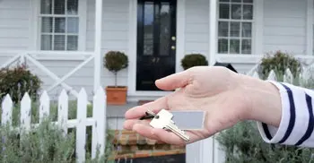 New Zealand bans sales of homes to foreigners