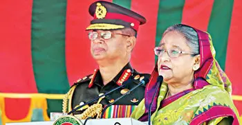 Outgoing army chief pays farewell call on PM