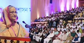 PM urges govt employees to show creativity in service