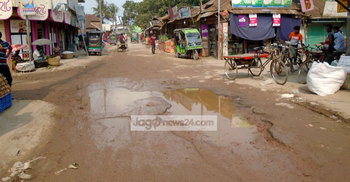 বালিয়াকান্দির ১২ কি.মি. সড়কের বেহাল দশা