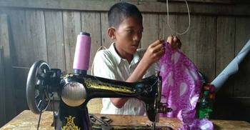 সেলাই মেশিনে ঘোরে জিফোরদের জীবন চাকা