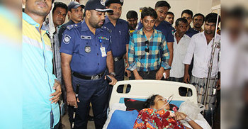 আনোয়ারার পাশে হাসপাতালে সাতক্ষীরার এসপি